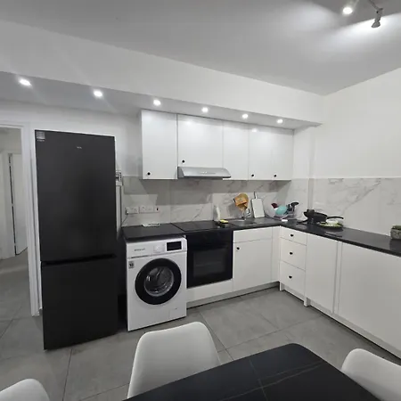 2 Bedroom&supermarket Apartman Lárnaka