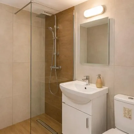 2 Bedroom&supermarket *